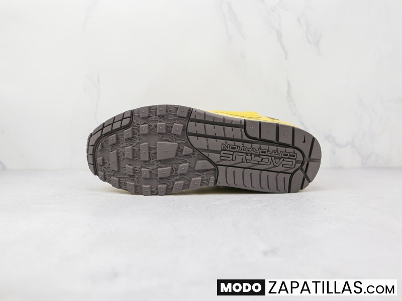 PAR ÚNICO - Nike Air Max 1 Saturn Gold x Travis Scott - Modo Zapatillas | zapatillas en descuento