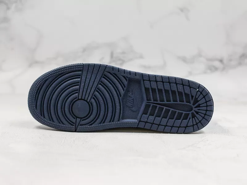 Nike Air Jordan 1 Mid Modelo 115M - Imagenes Modo Zapatillas | Moda Zapatillas Hombre · Zapatillas de Mujer | Nike · Adidas