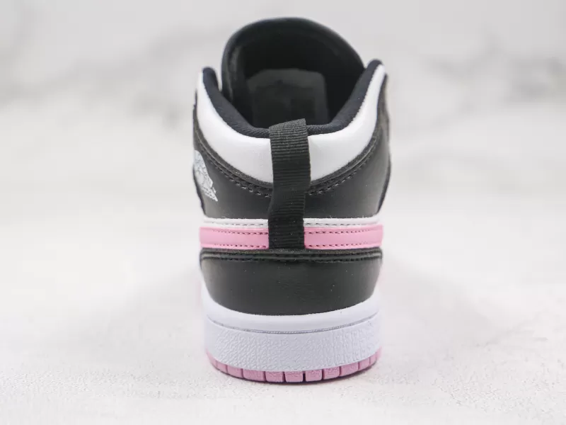 Nike Air Jordan 1 Mid Modelo 120 - Imagenes Modo Zapatillas | Moda Zapatillas Hombre · Zapatillas de Mujer | Nike · Adidas