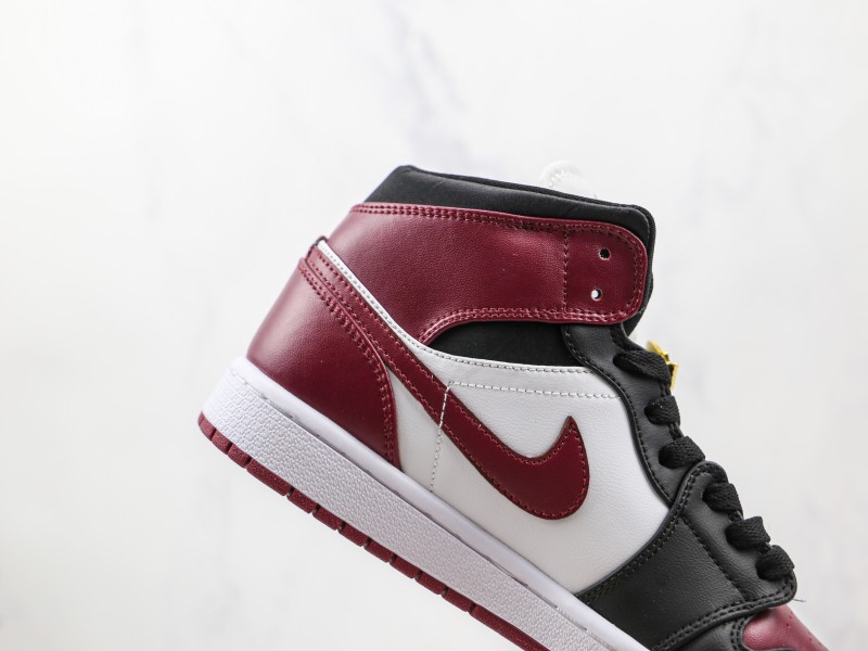 Nike Air Jordan 1 Mid  Modelo 236M - Modo Zapatillas | zapatillas en descuento