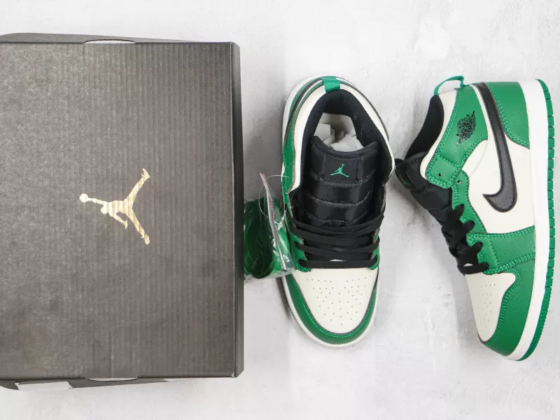 Nike Air Jordan 1 Mid “Shattered Backboard” Modelo 123H - Imagenes Modo Zapatillas | Moda Zapatillas Hombre · Zapatillas de Mujer | Nike · Adidas