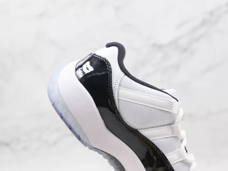 Nike Air Jordan 11 Low "Infrared" Modelo 101H - Imagenes Modo Zapatillas | Moda Zapatillas Hombre · Zapatillas de Mujer | Nike · Adidas