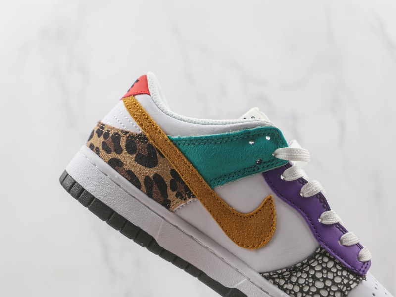 Nike SB Dunk Low "Light Bone" Modelo 205H - Modo Zapatillas | zapatillas en descuento