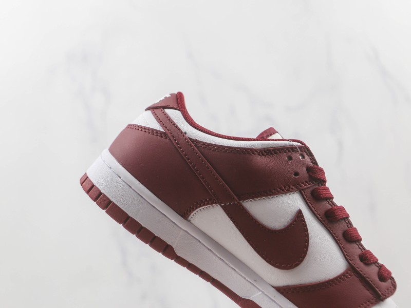 Nike SB Dunk Low "Team Red" Modelo 409H - Modo Zapatillas | zapatillas en descuento