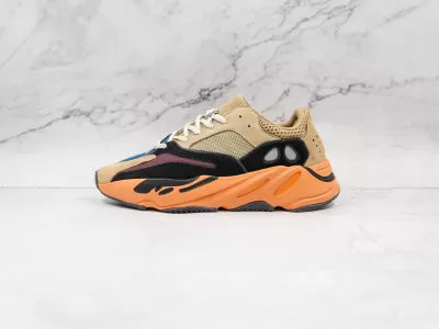 Yeezy Boost 700 "Enflame Amber" Modelo 106H